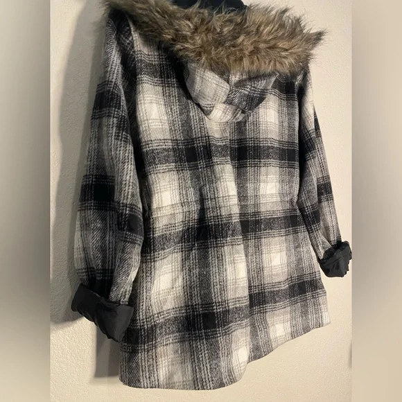 Mossimo Supply Co. Black and White Checkered Coat size L - Picture 10 of 10